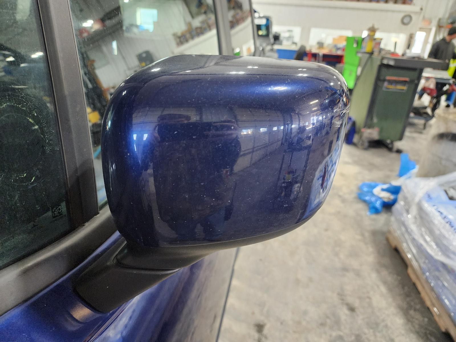 Used Left Door Mirror fits: 2018 Jeep Renegade power painted heated w/o turn sig