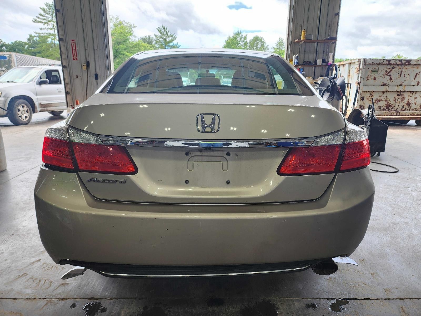 Used Front Right Fender fits: 2015 Honda Accord Sedan Front Right Grade A