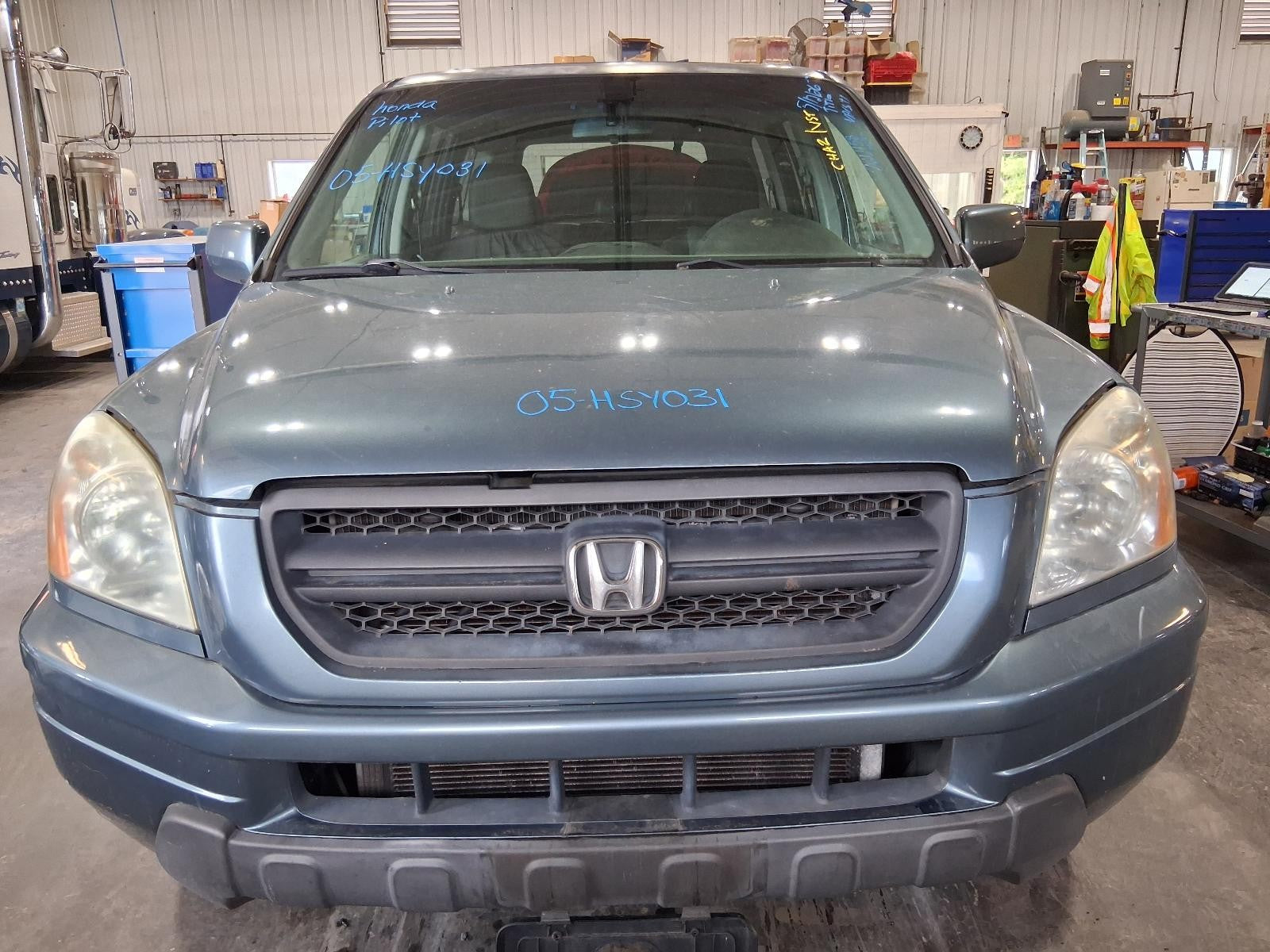 Used Air Cleaner Assembly fits: 2005 Honda Pilot assembly Grade A