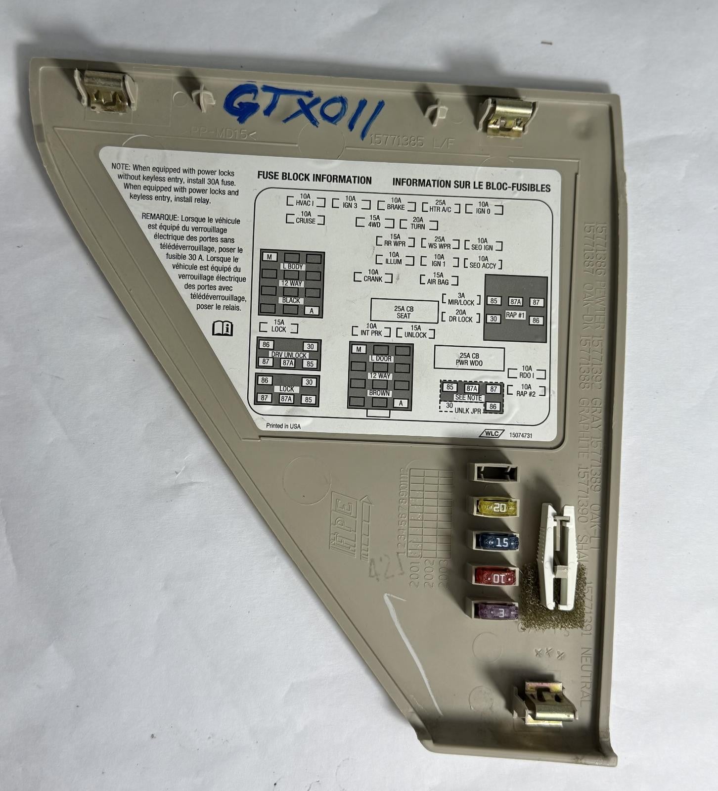 1999-2002 CHEVROLET TAHOE LEFT FUSE BOX ACCESS COVER END CAP LEFT SIDE OEM