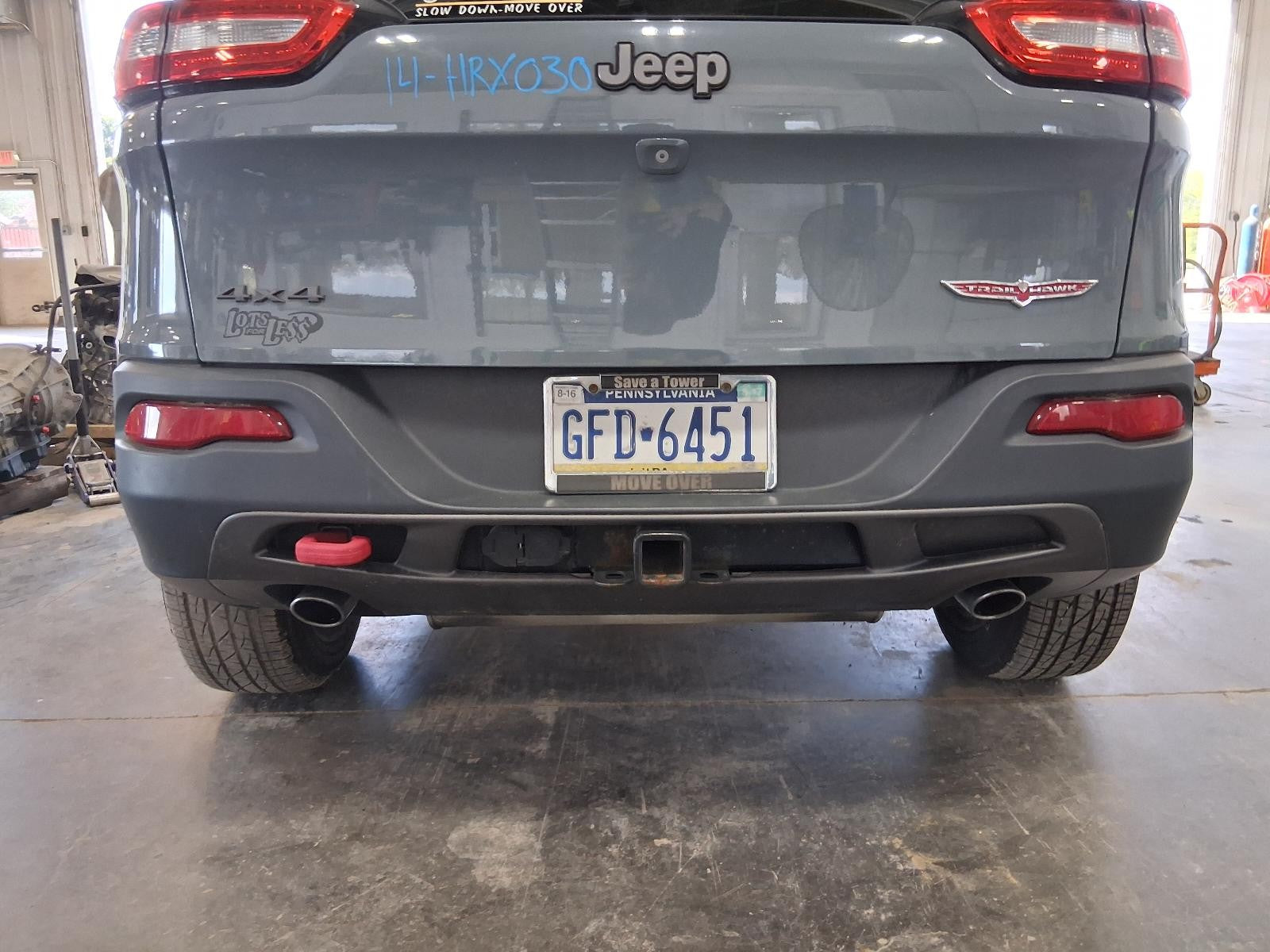 Used Rear Bumper Assembly Rear fits: 2014 Jeep Cherokee w/rear tow hook w/traile