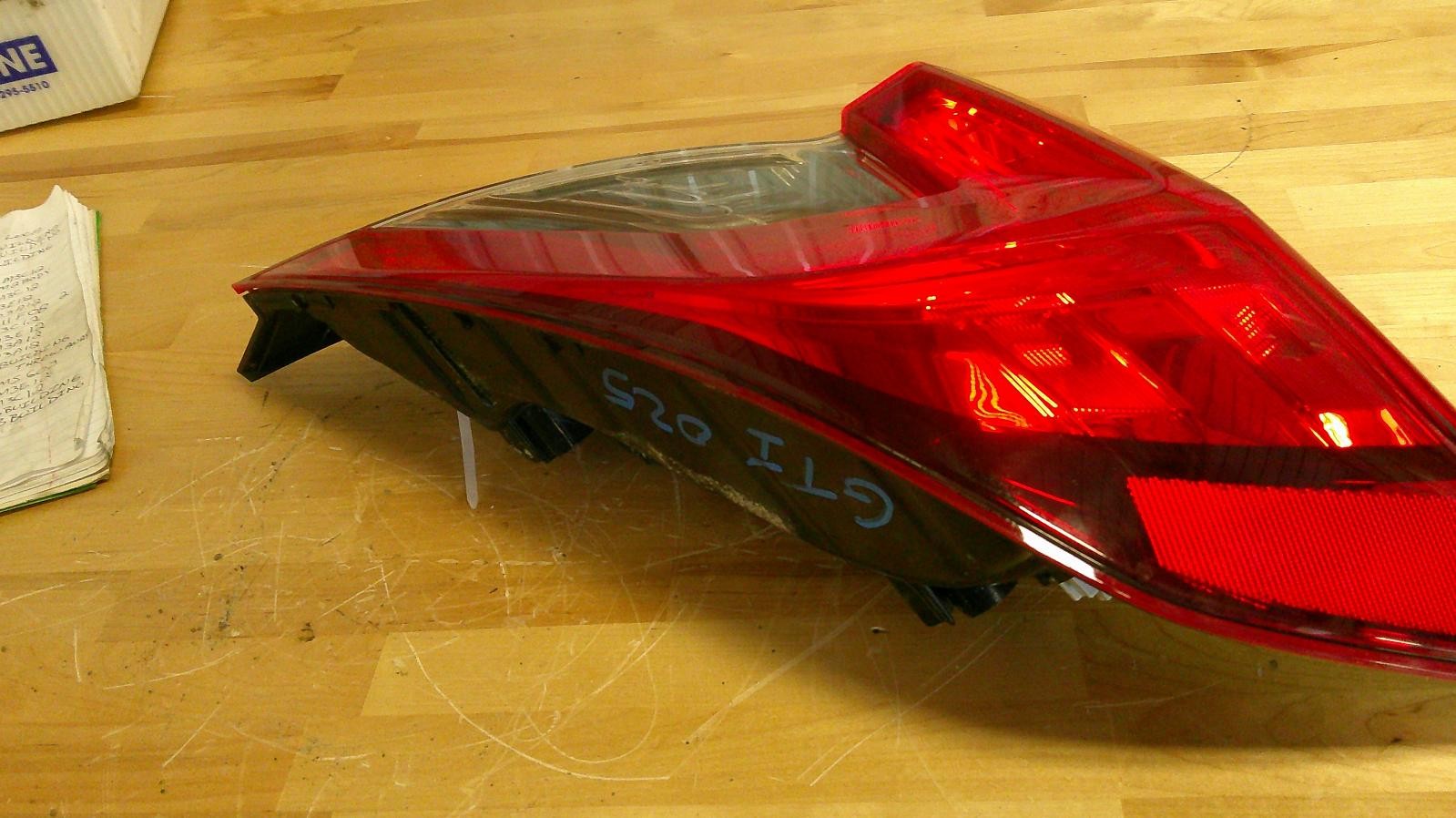 Used Right Tail Light Assembly fits: 2016 Honda Civic Sedan quarter mounted Righ