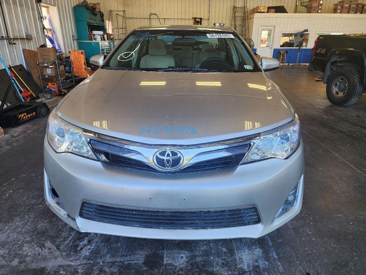 Used Left Door Mirror fits: 2014 Toyota Camry Power heated L. w/o blind spot ale