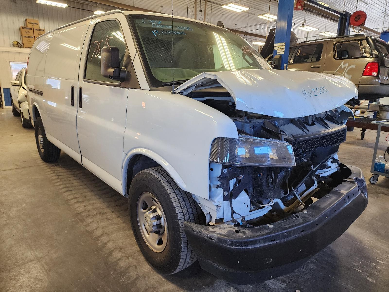 Used Engine Control Module (ECM) fits: 2019 Chevrolet Express 2500 van Electroni