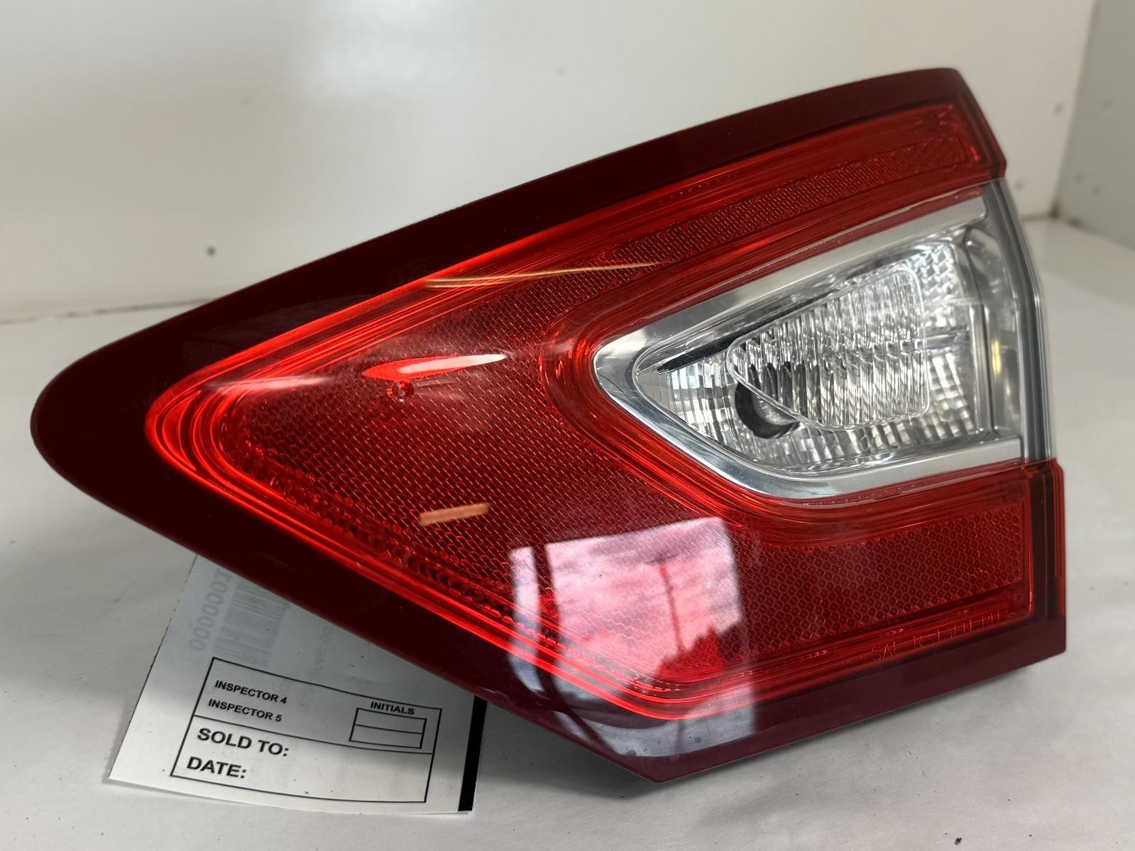 Used Right Tail Light Assembly fits: 2013 Ford Fusion lid mounted Hybrid SE R. R