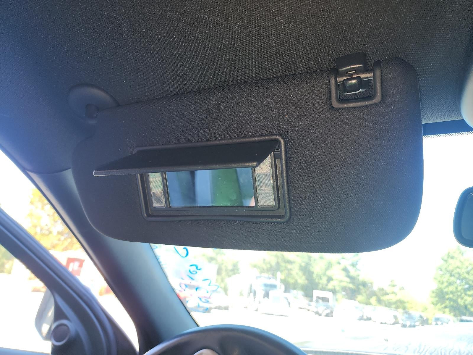 Used Left Sun Visor fits: 2014 Jeep Grand cherokee w/illumination Left Grade A