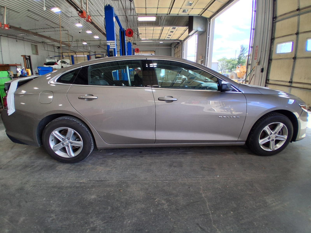 Used Front Left Seat Front fits: 2022 Chevrolet Malibu VIN Z 4th digit New Style