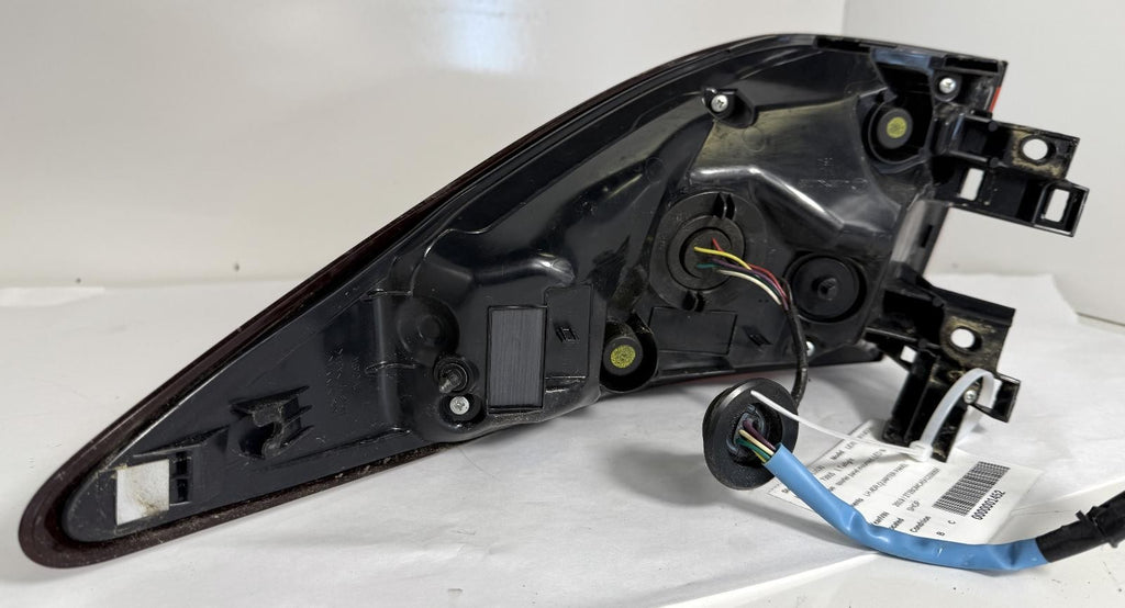 2016-2019 LEXUS RX450H TAILLIGHT LEFT SIDE QUARTER MOUNTED OEM