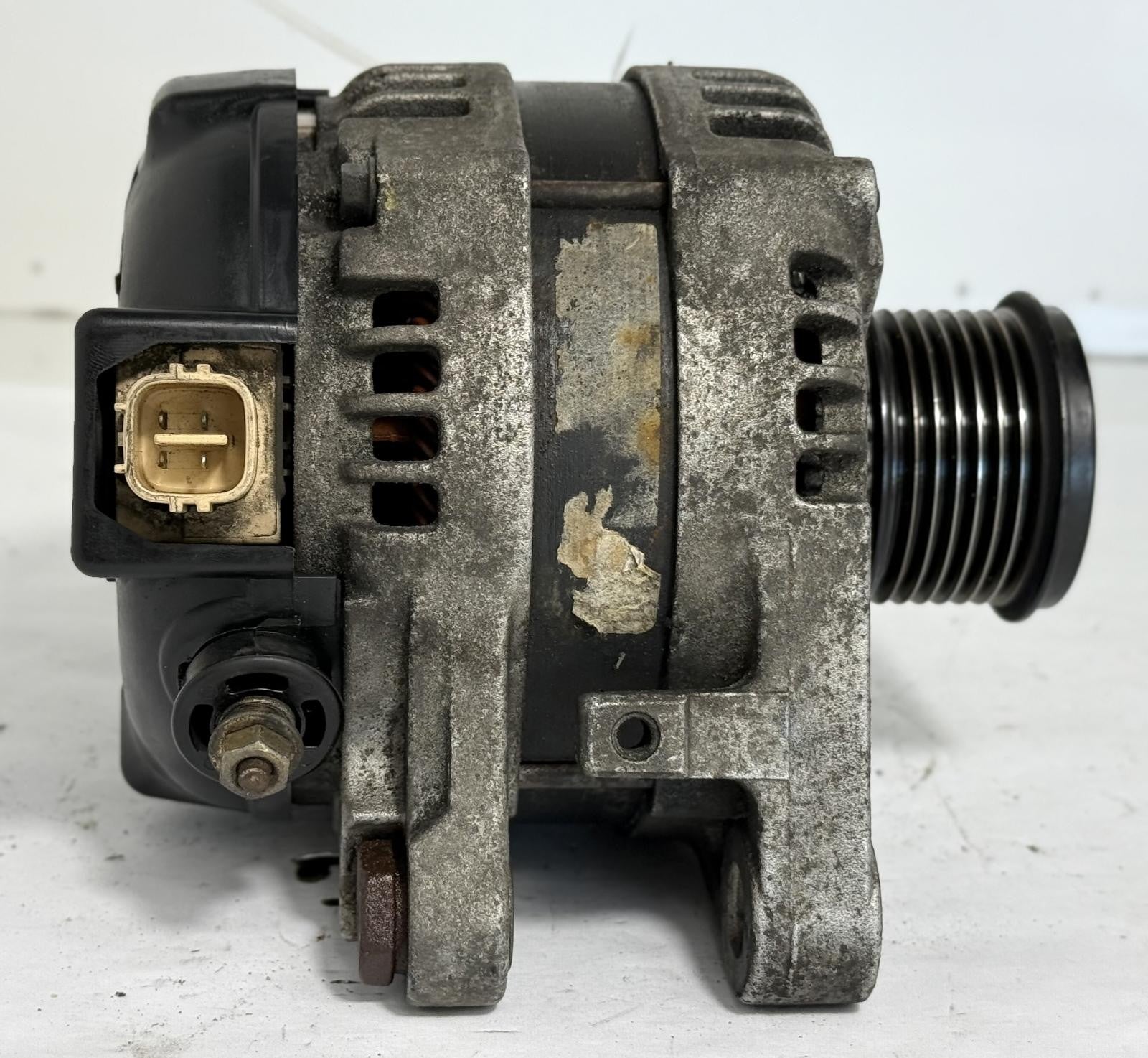Used Alternator fits: 2010 Toyota Venza 100 amp Grade A
