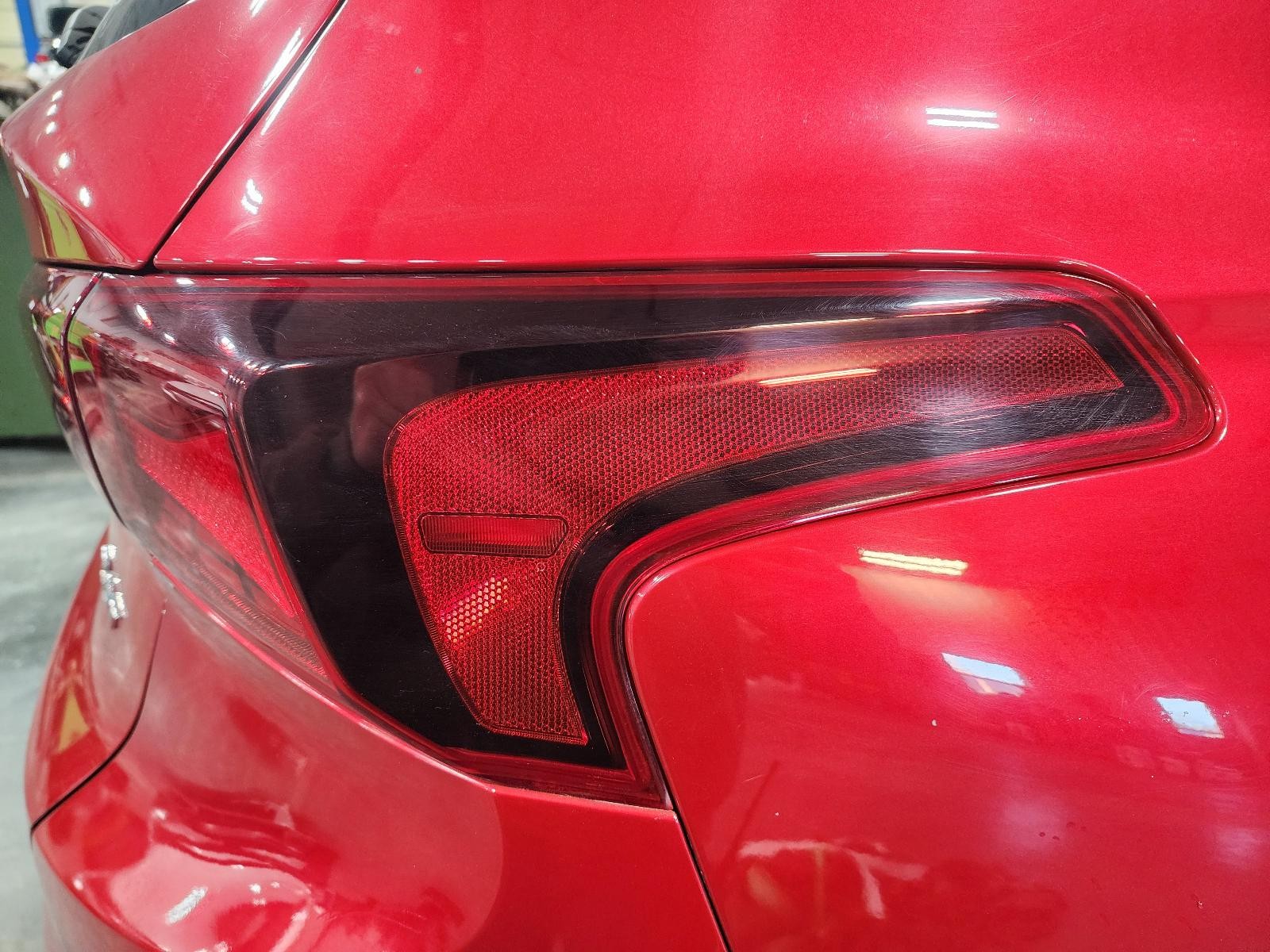 Used Right Tail Light Assembly fits: 2020 Hyundai Santa fe SWB LED quarter panel
