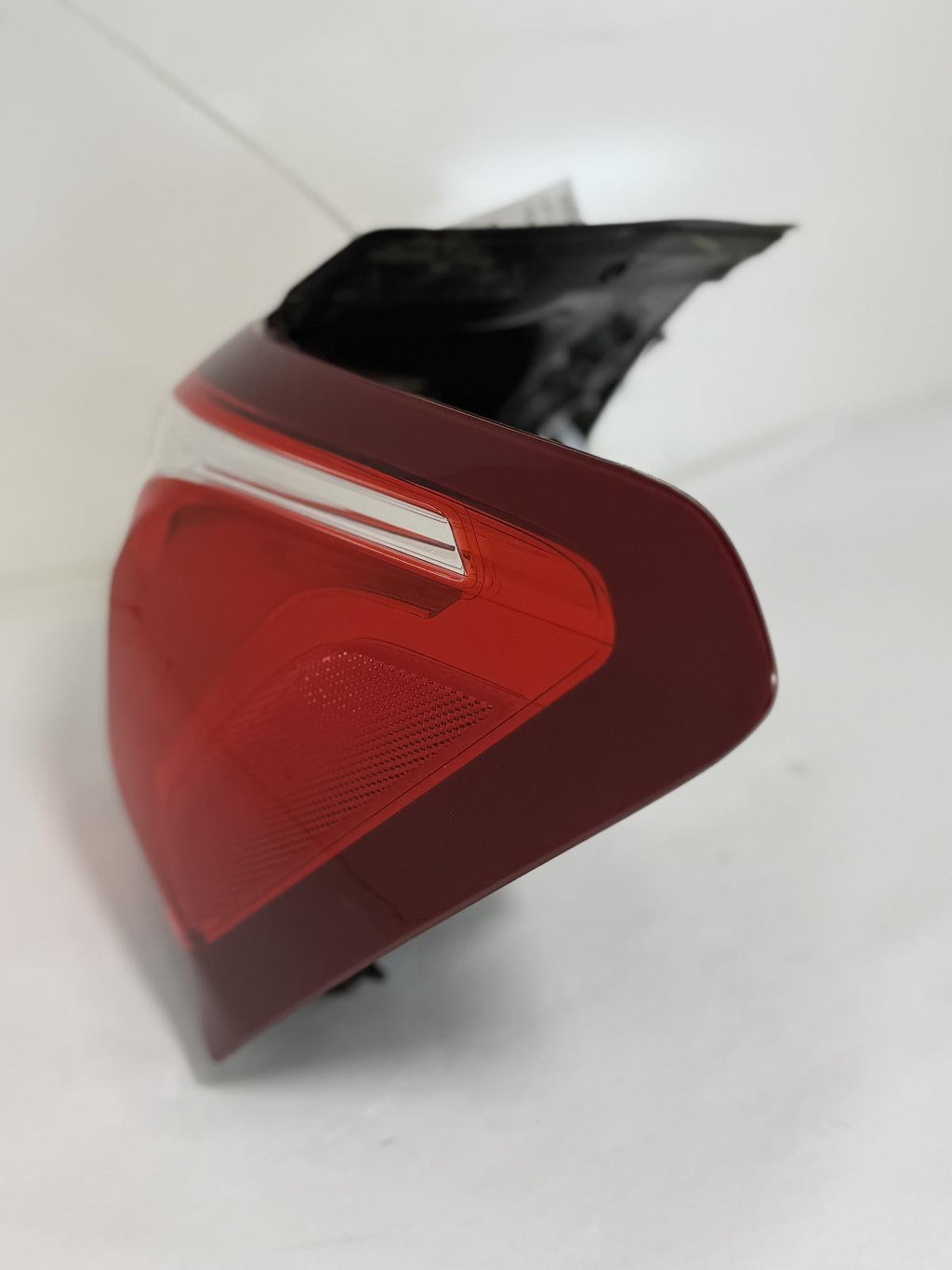 2018-2019 CHEVROLET EQUINOX TAILLIGHT RIGHT SIDE QUARTER MOUNT LED OEM
