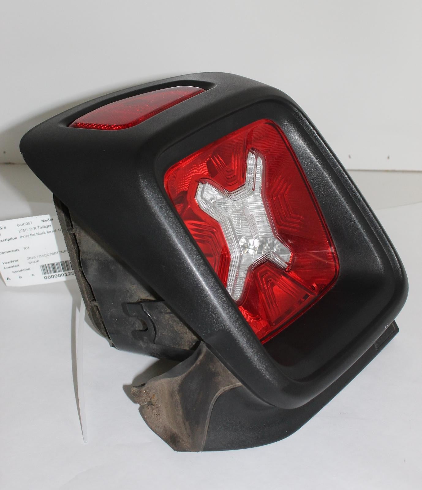 JEEP RENEGADE R Taillight inner flat black bezel, R. 15 16 17 18