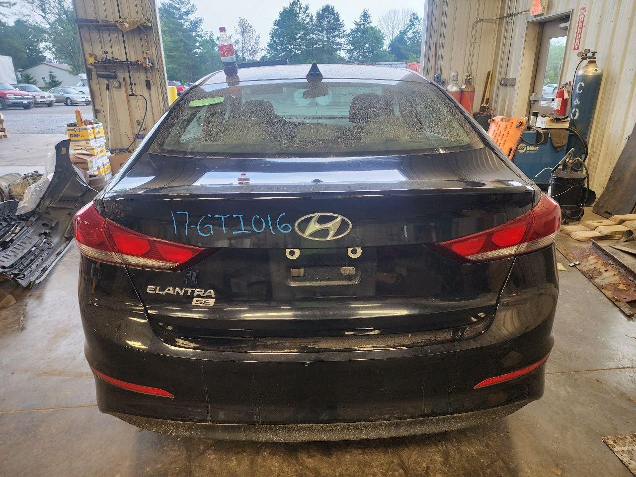 Used Left Tail Light Assembly fits: 2017 Hyundai Elantra Sedan quarter panel mou