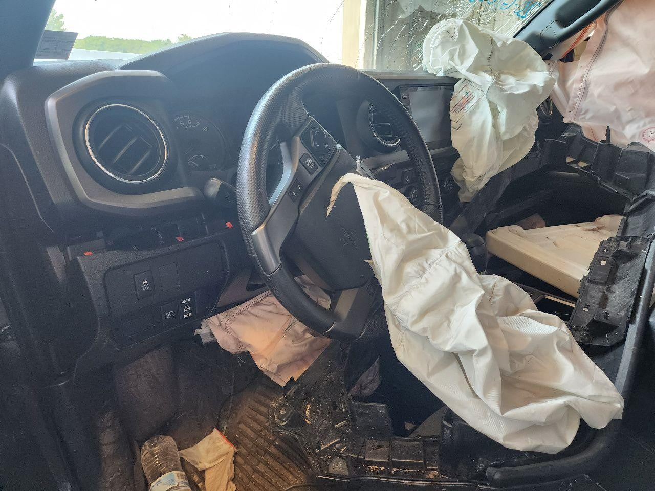 Used Front Left Door Window Regulator Front fits: 2020 Toyota Tacoma electric Fr