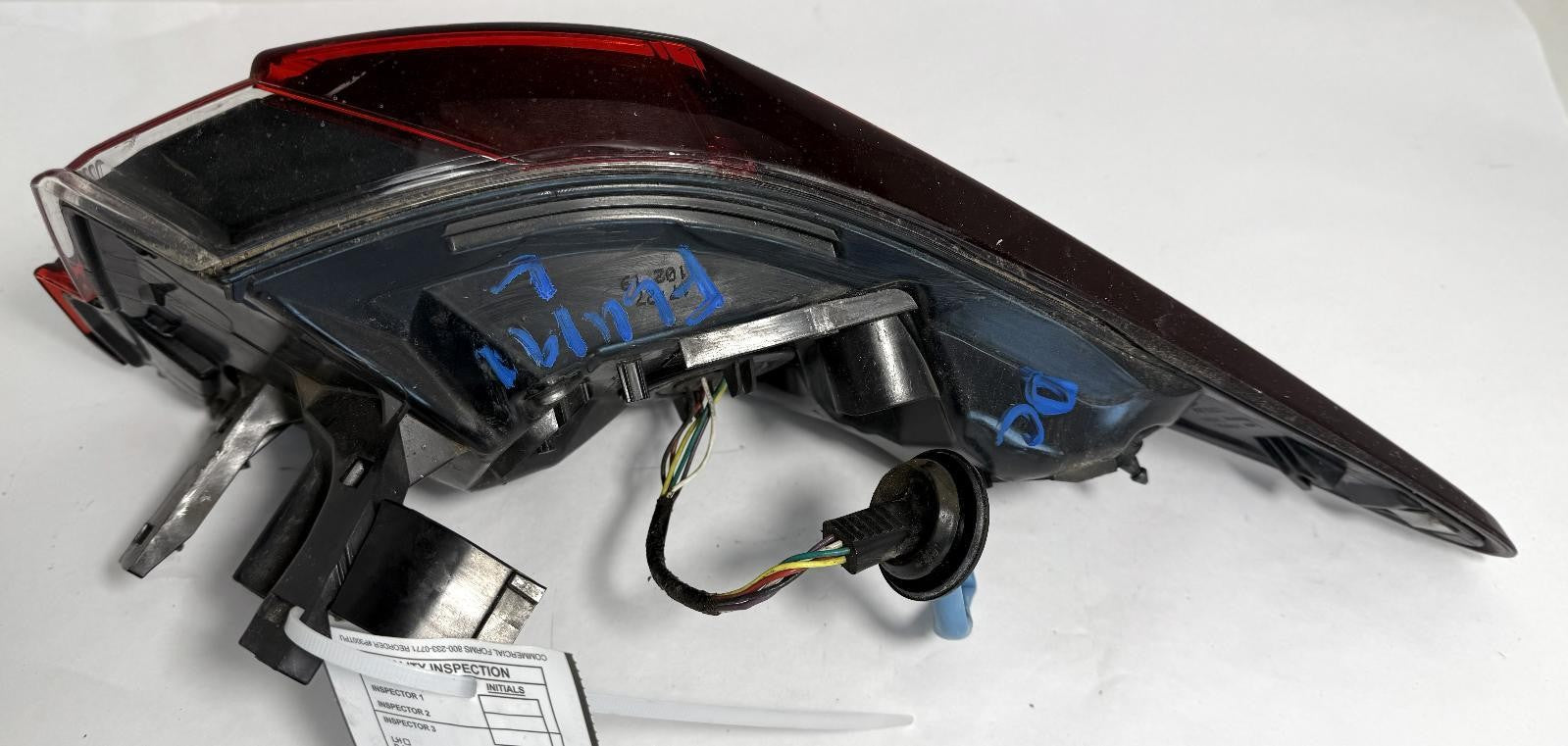 2016-2019 LEXUS RX450H TAILLIGHT LEFT SIDE QUARTER MOUNTED OEM