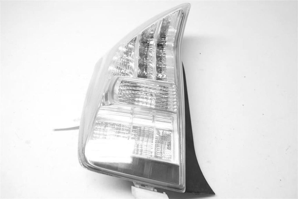 Used Left Tail Light Assembly fits: 2010 Toyota Prius Left Grade A