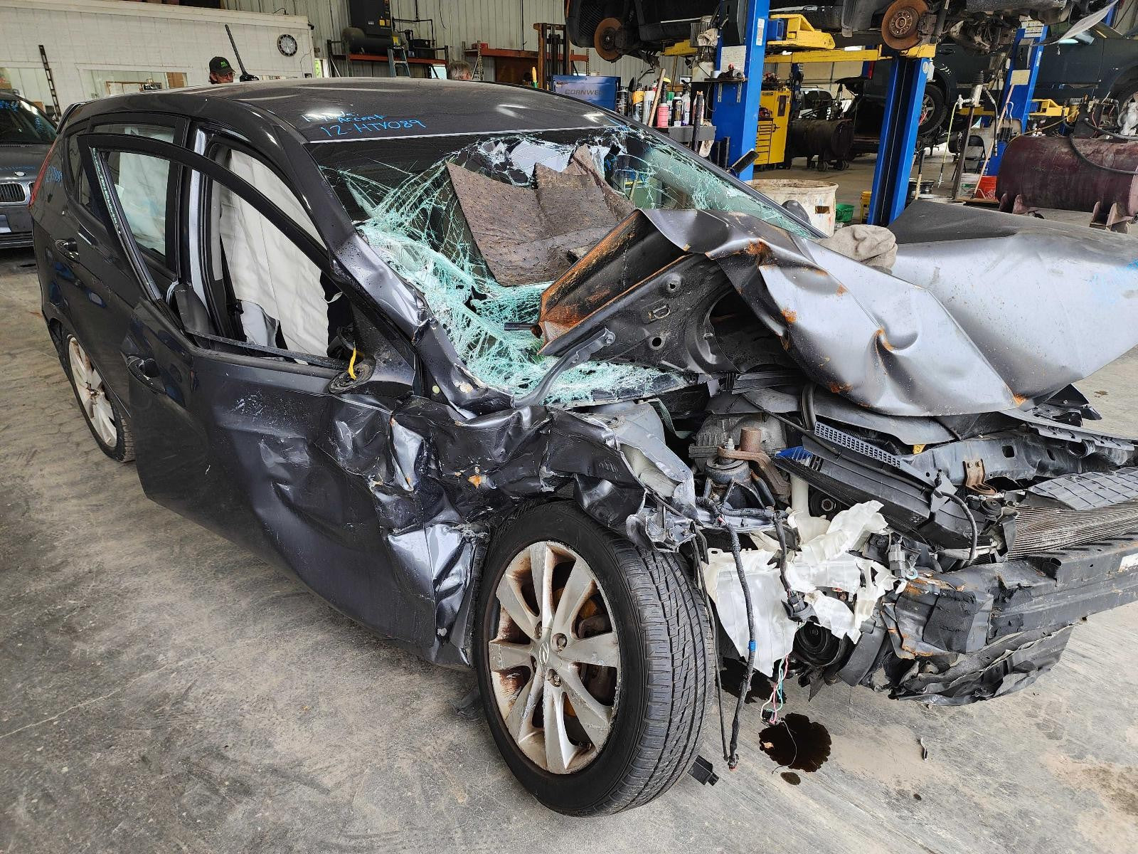 Used Rear Left Door Window Regulator Rear fits: 2012 Hyundai Accent electric Rea