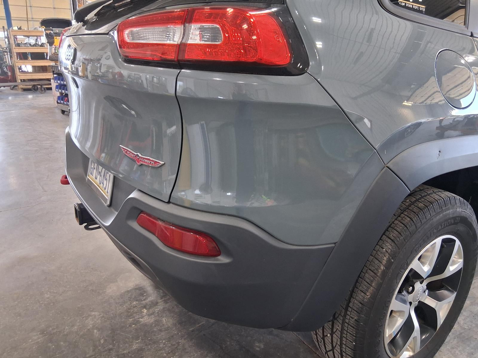 Used Rear Bumper Assembly Rear fits: 2014 Jeep Cherokee w/rear tow hook w/traile