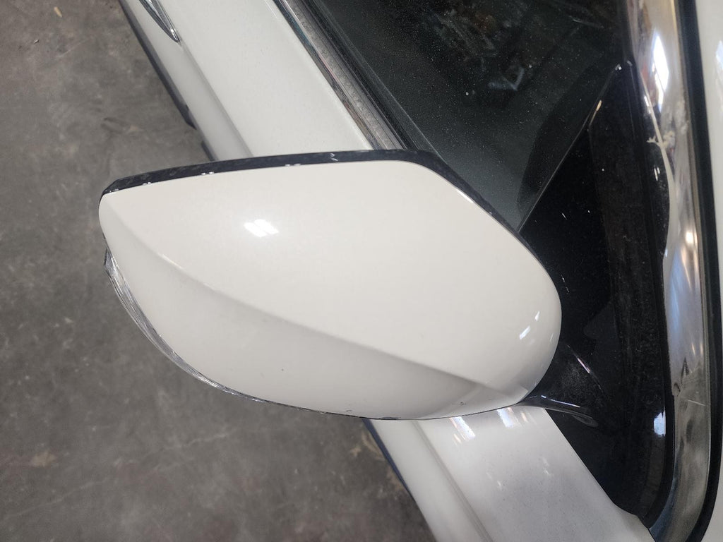 Used Right Door Mirror fits: 2019 Infiniti QX60 power power folding and heated w