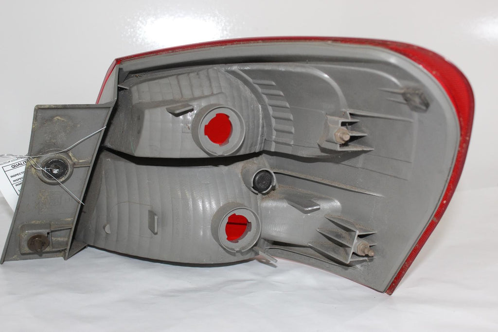 Used Left Tail Light Assembly fits: 2011 Nissan Rogue quarter panel mounted Left