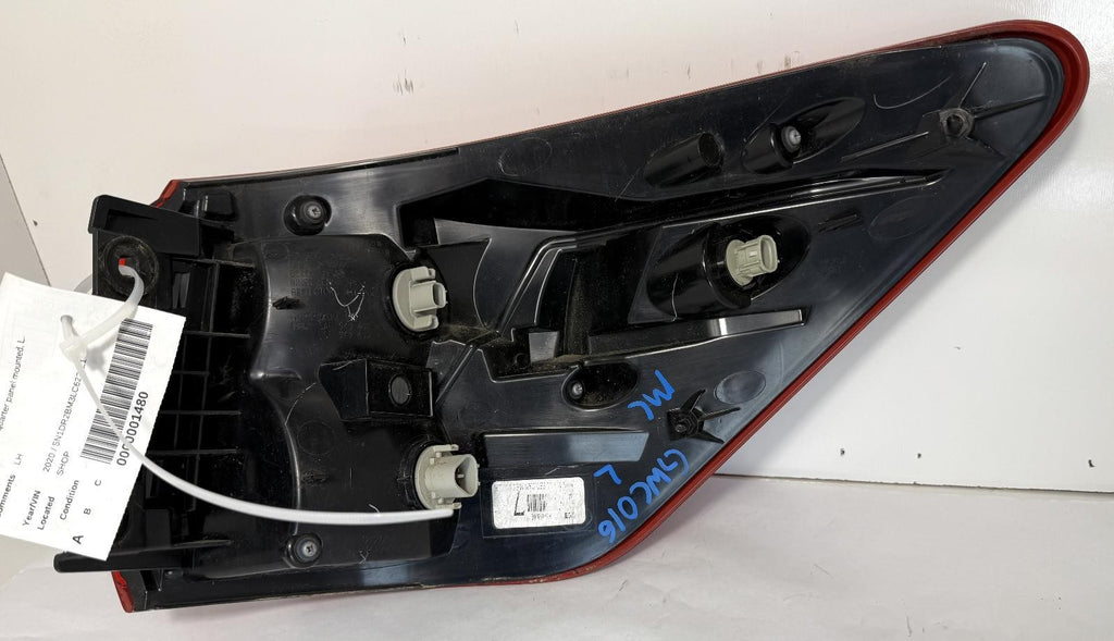 2017-2020 NISSAN PATHFINDER TAILLIGHT LEFT SIDE QUARTER MOUNTED OEM