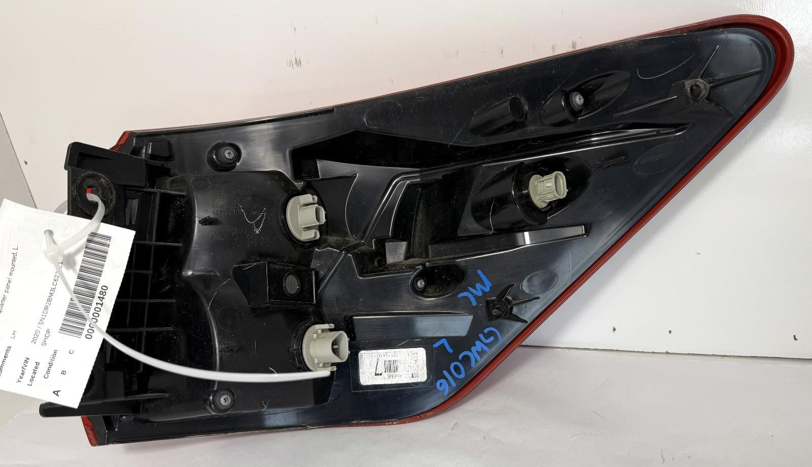 2017-2020 NISSAN PATHFINDER TAILLIGHT LEFT SIDE QUARTER MOUNTED OEM
