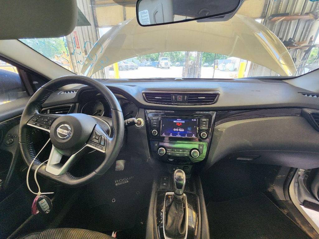 Used Right Sun Visor fits: 2022 Nissan Rogue sport w/illumination w/o sunroof Ri