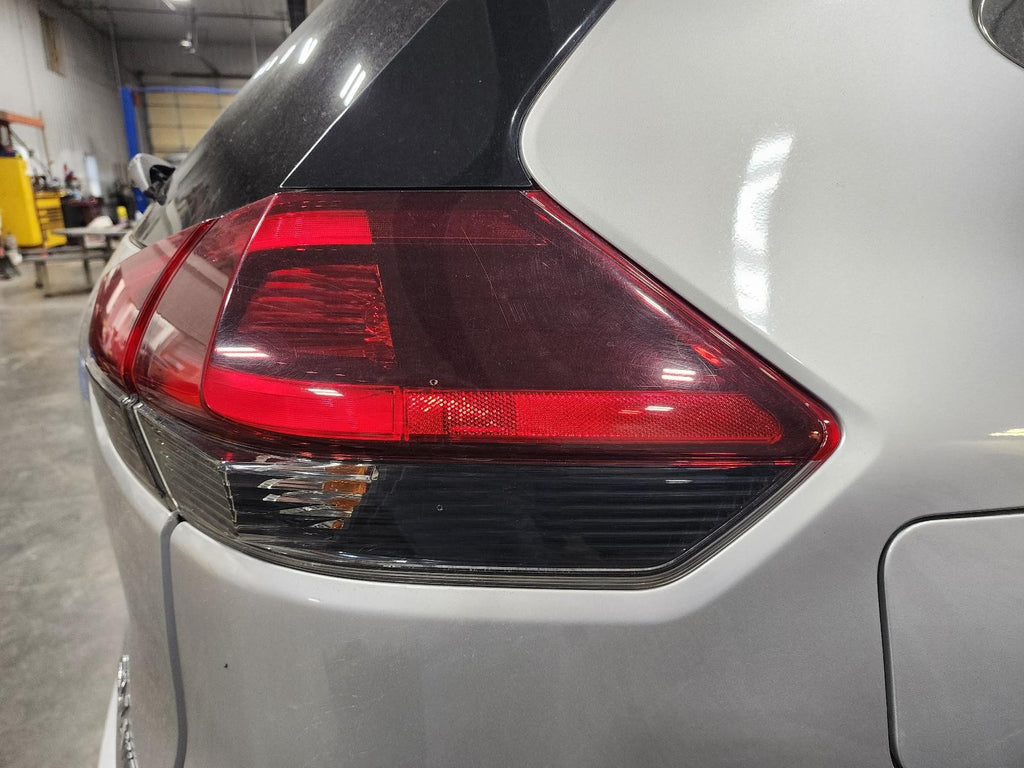 Used Right Tail Light Assembly fits: 2020 Nissan Rogue VIN 5 1st digit USA built