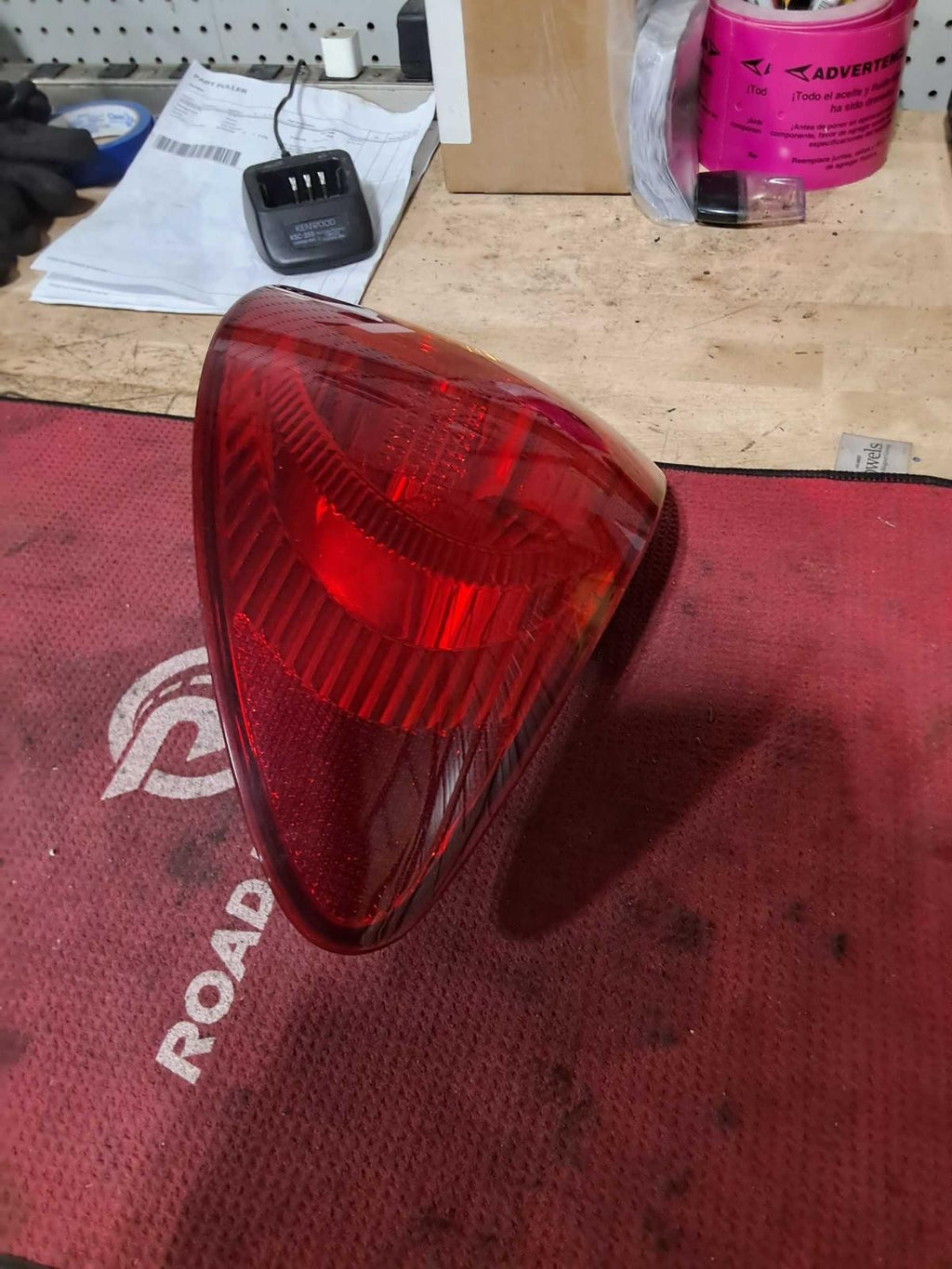 Used Right Tail Light Assembly fits: 2004 Toyota Corolla quarter panel mounted R
