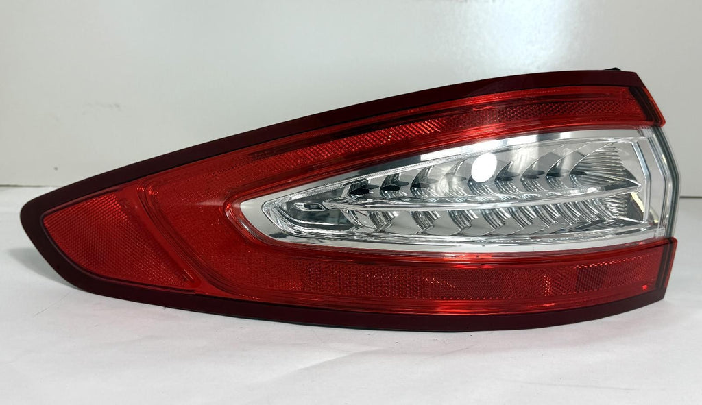 2013-2016 FORD FUSION TAILLIGHT LEFT SIDE QUARTER PANEL MOUNTED OEM