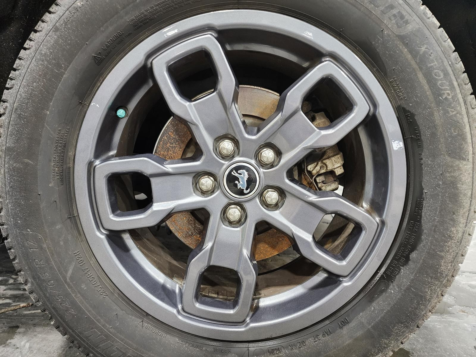 Used Wheel fits: 2022 Ford Bronco sport 17x7 alloy 5 spoke slotted spoke Grade A