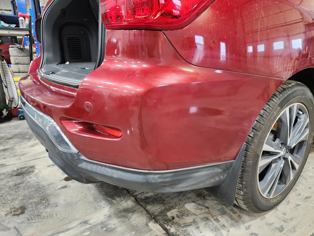 Used Rear Bumper Assembly Rear fits: 2018 Nissan Pathfinder park assist w/traile