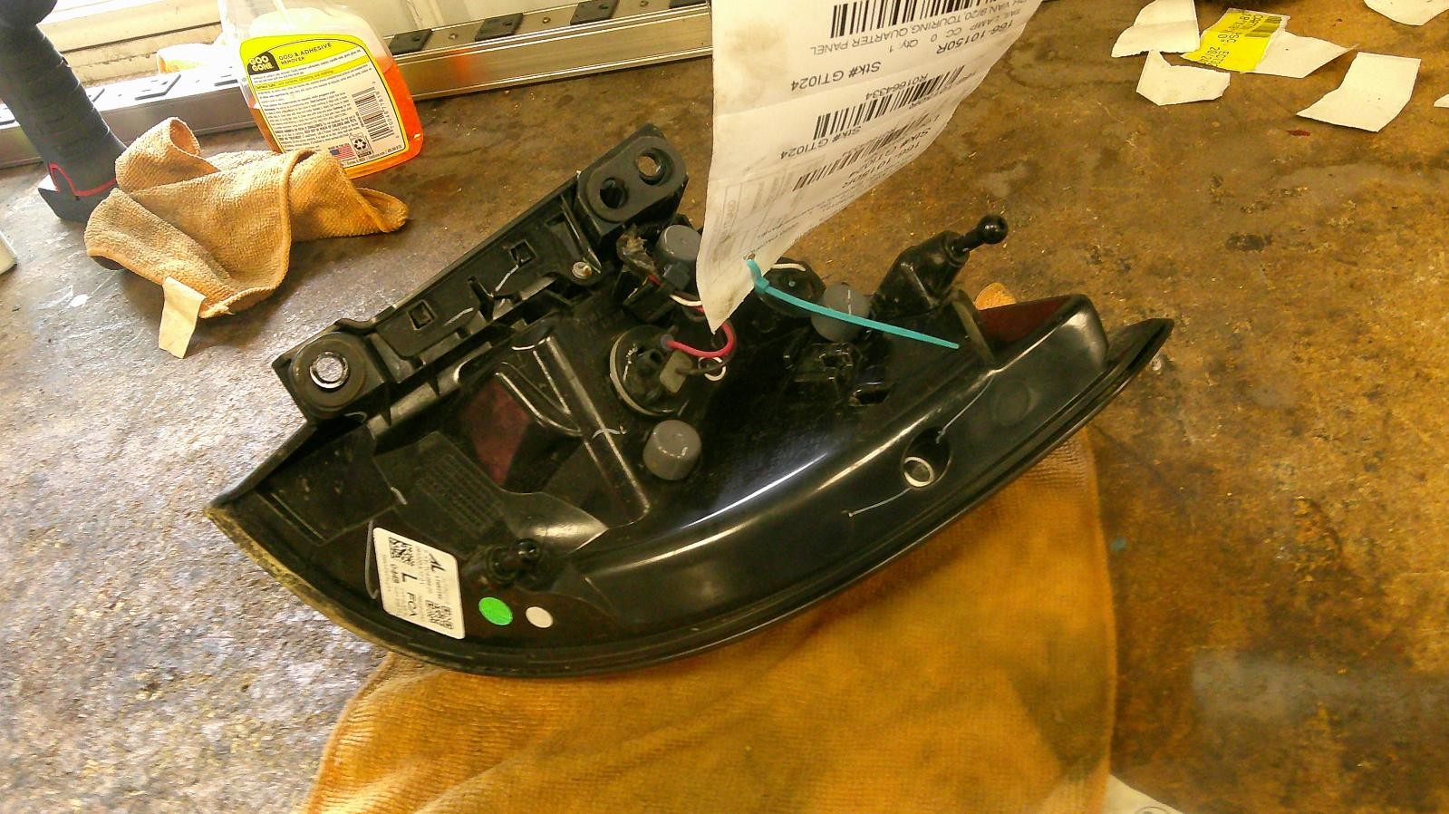 Used Right Tail Light Assembly fits: 2020 Chrysler Pacifica LED lamps quarter pa