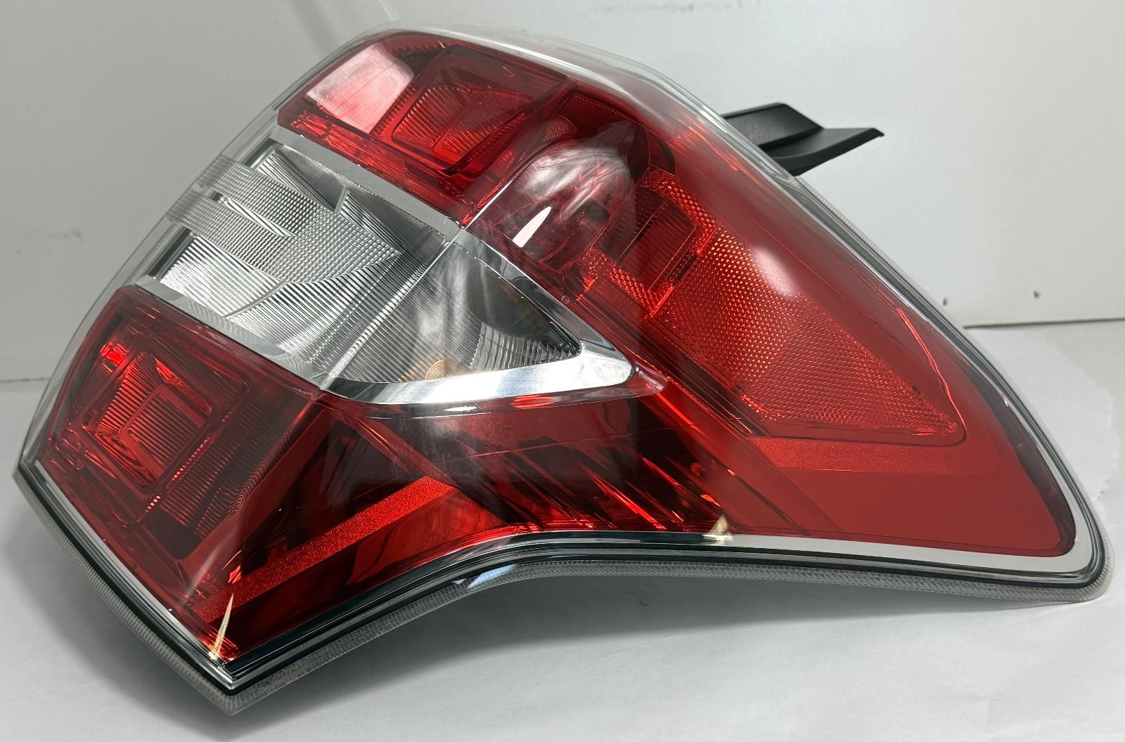 Used Right Tail Light Assembly fits: 2016 Subaru Forester Right Grade A