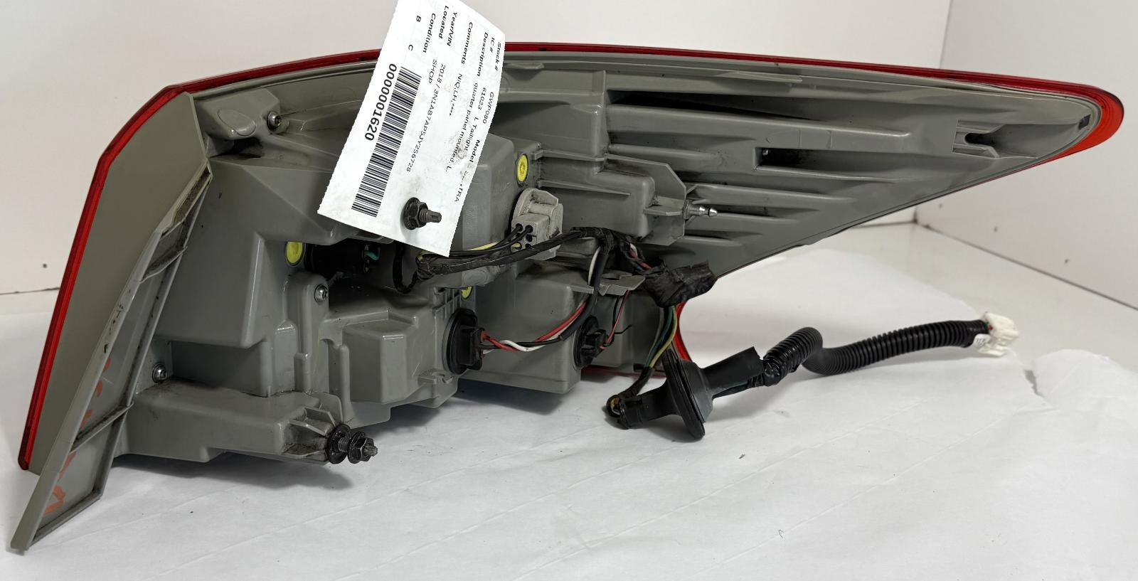 Used Left Tail Light Assembly fits: 2018 Nissan Sentra quarter panel mounted Lef