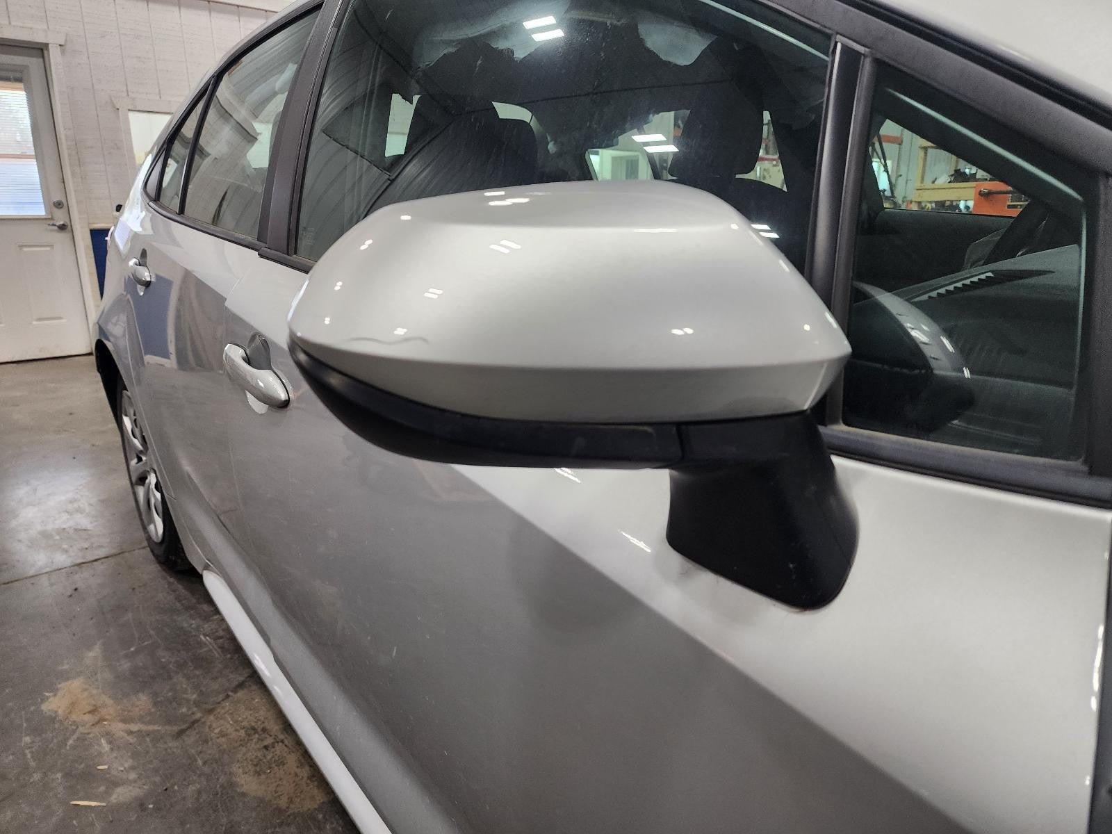Used Right Door Mirror fits: 2023 Toyota Corolla Hatchback heated w/o blind spot