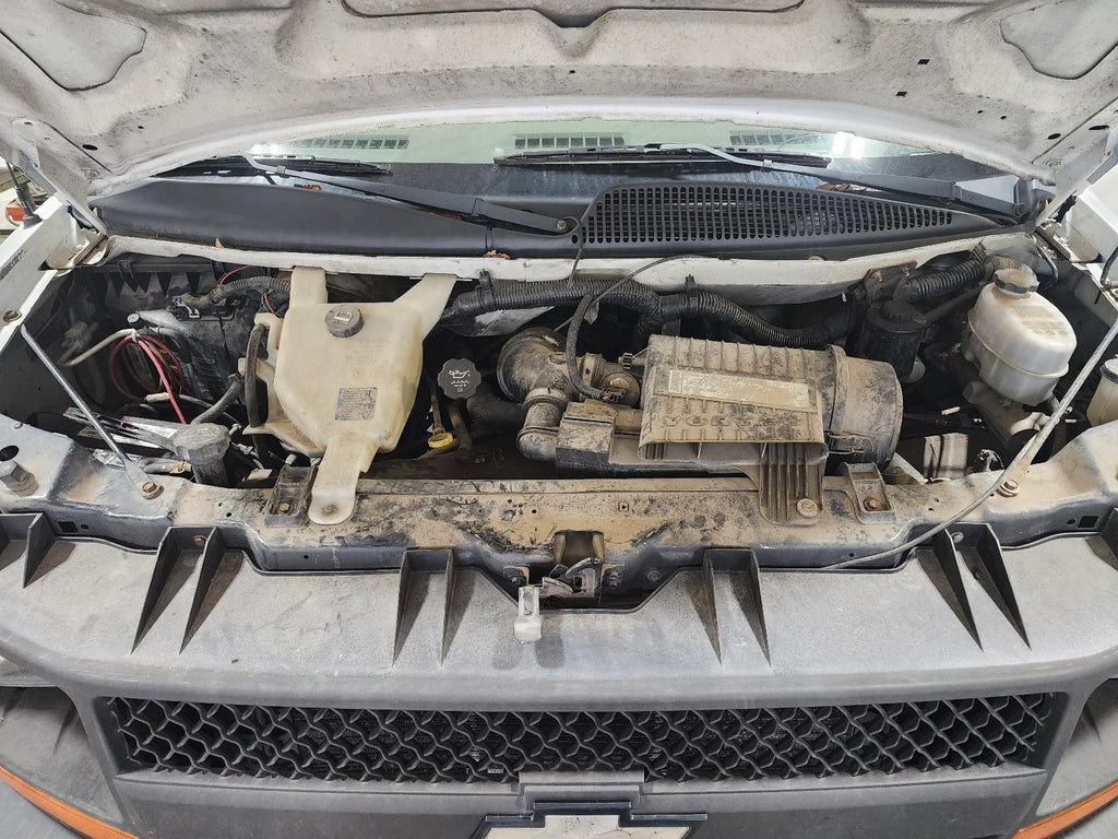 Used Alternator fits: 2010 Chevrolet Express 3500 van 145 amp ID 15263859 Grade