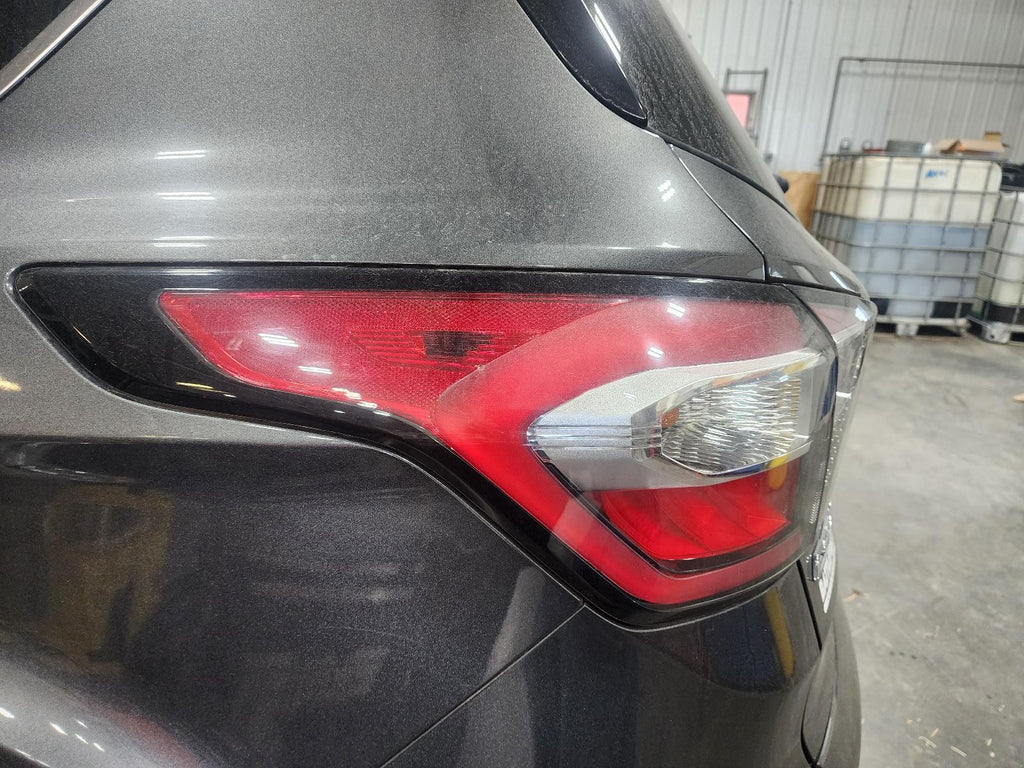 Used Left Tail Light Assembly fits: 2017 Ford Escape quarter panel mounted brigh