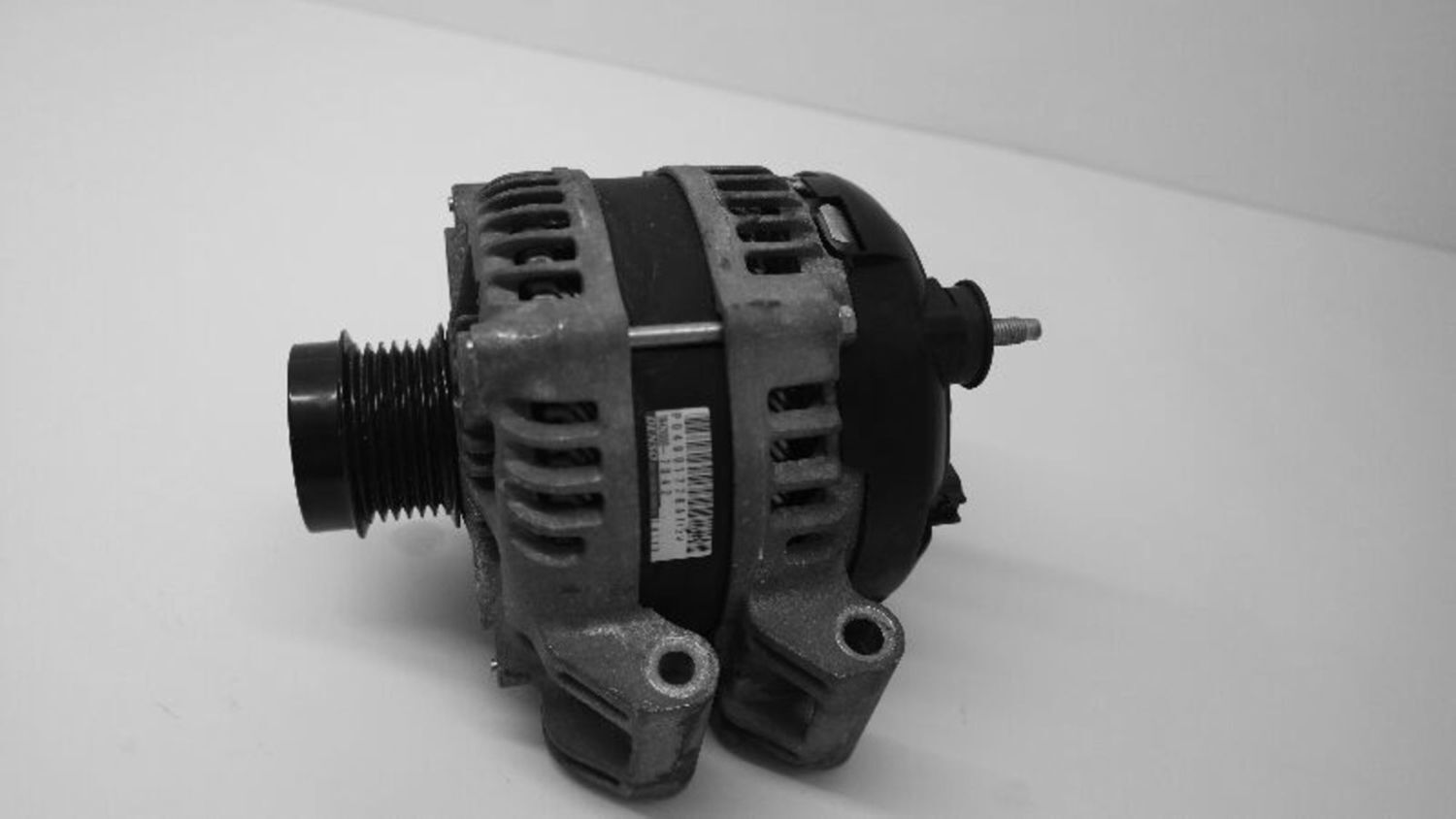 Used Alternator fits: 2015 Jeep Grand cherokee 3.6L 180 amp Grade A