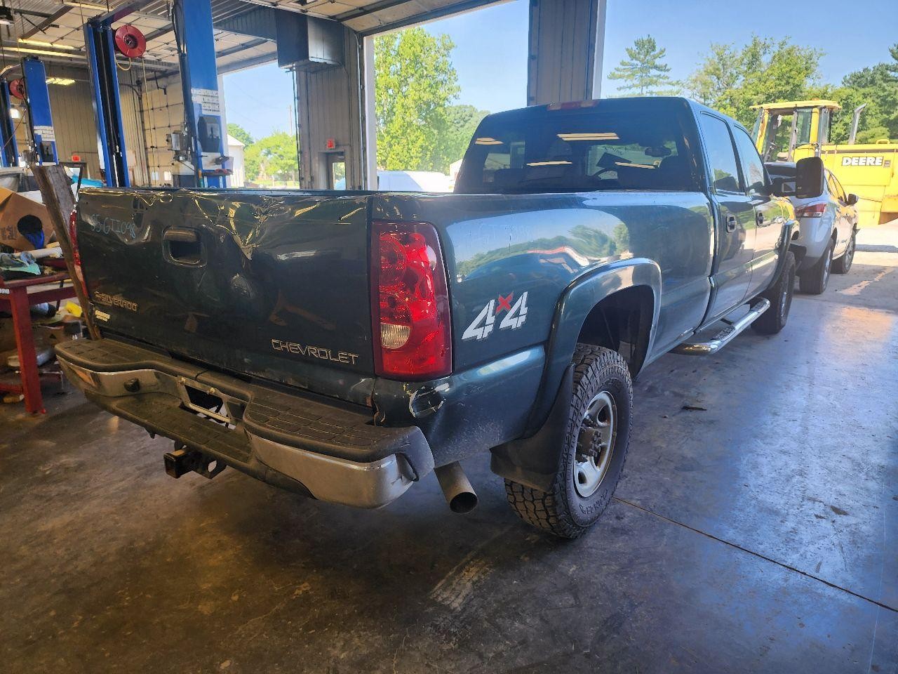 Used Left Tail Light Assembly fits: 2005 Chevrolet Silverado 3500 pickup Left Gr