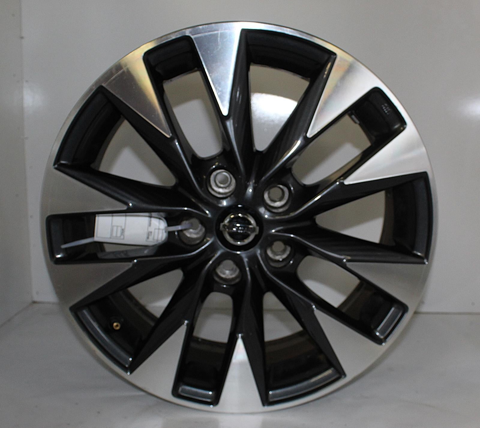 NISSAN SENTRA Wheel 17x6-1/2 (alloy), 10 V-spoke (SR), machined and painted 