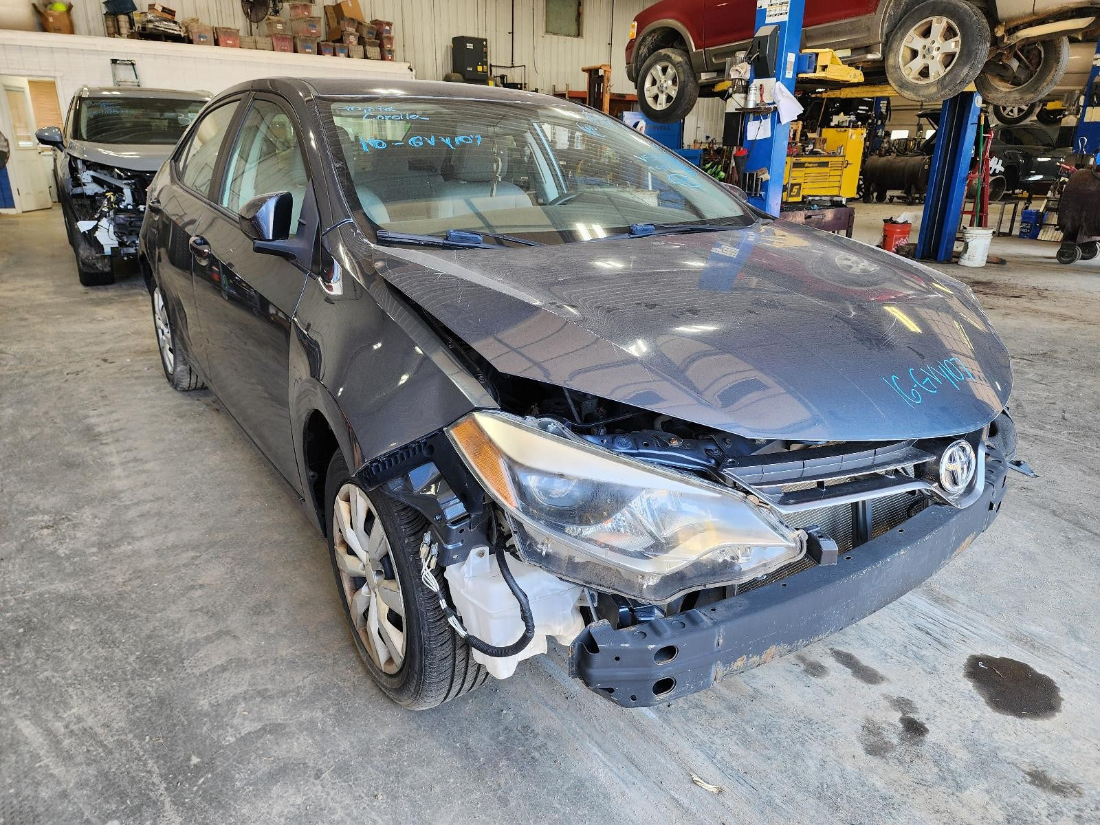 Used Front Left Door Window Regulator Front fits: 2016 Toyota Corolla electric F