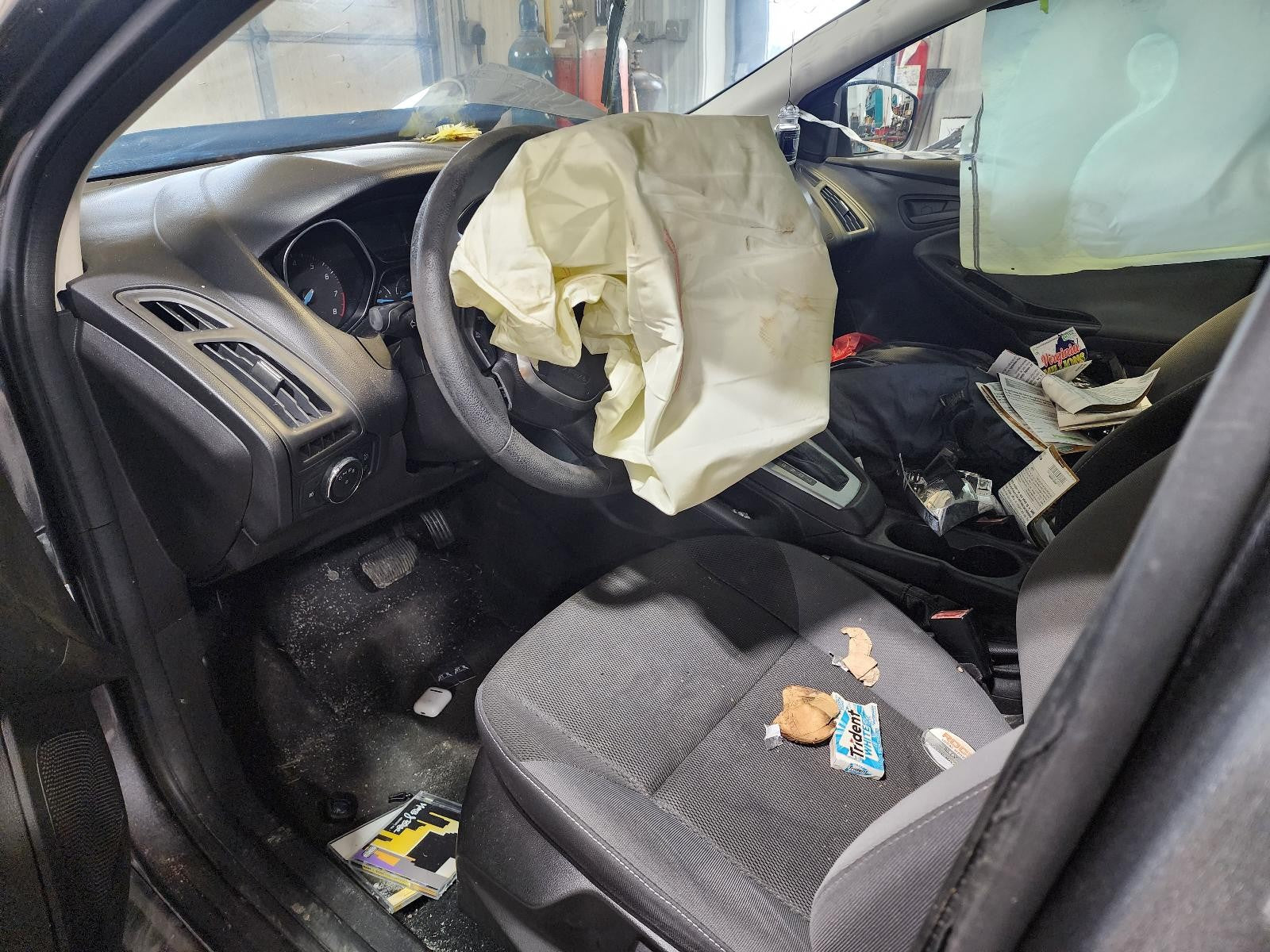 Used Front Left Door Window Regulator Front fits: 2012 Ford Focus electric w/o a