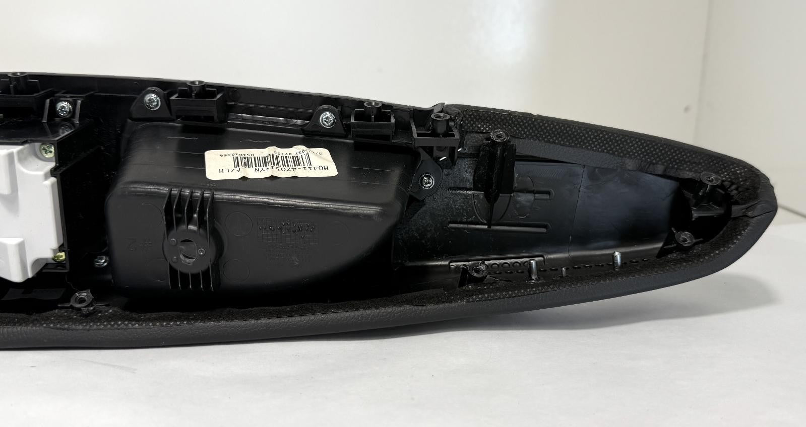 2017-2019 HYUNDAI SANTA FE MASTER WINDOW SWITCH DOOR LOCK FRONT LEFT OEM