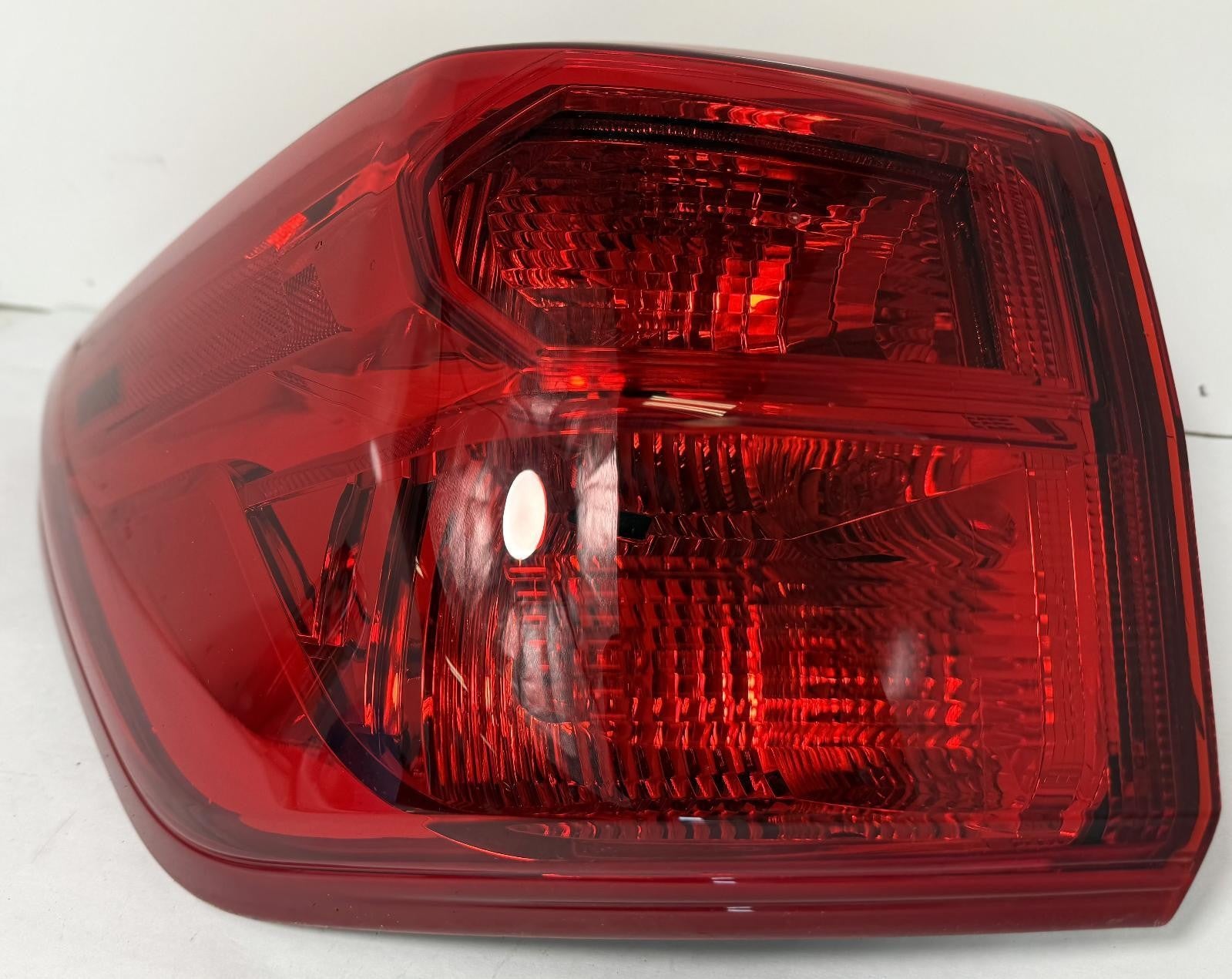 2017-2020 NISSAN PATHFINDER TAILLIGHT LEFT SIDE QUARTER MOUNTED OEM
