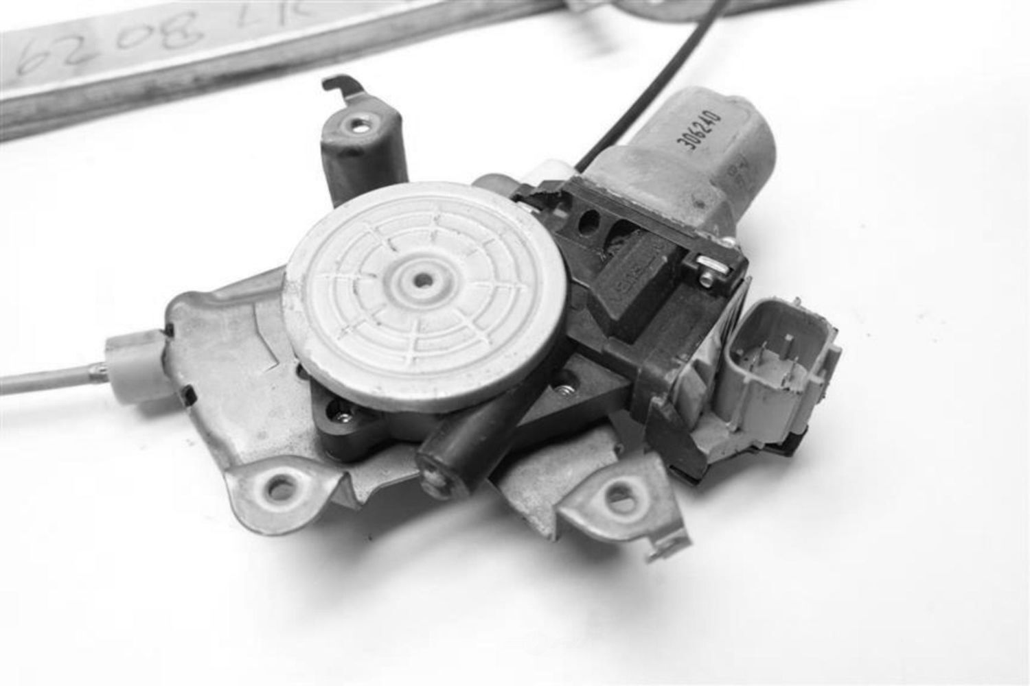 Used Rear Left Door Window Regulator Rear fits: 2013 Infiniti G37 Rear Left Grad