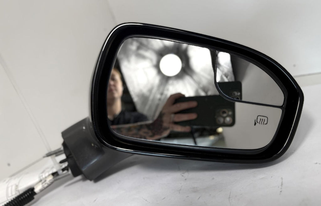 Used Right Door Mirror fits: 2016 Ford Fusion Power removable painted cover w/o