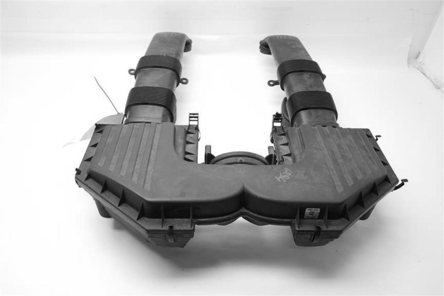 Used Air Cleaner Assembly fits: 2007 Bmw X5 4.8 Grade A