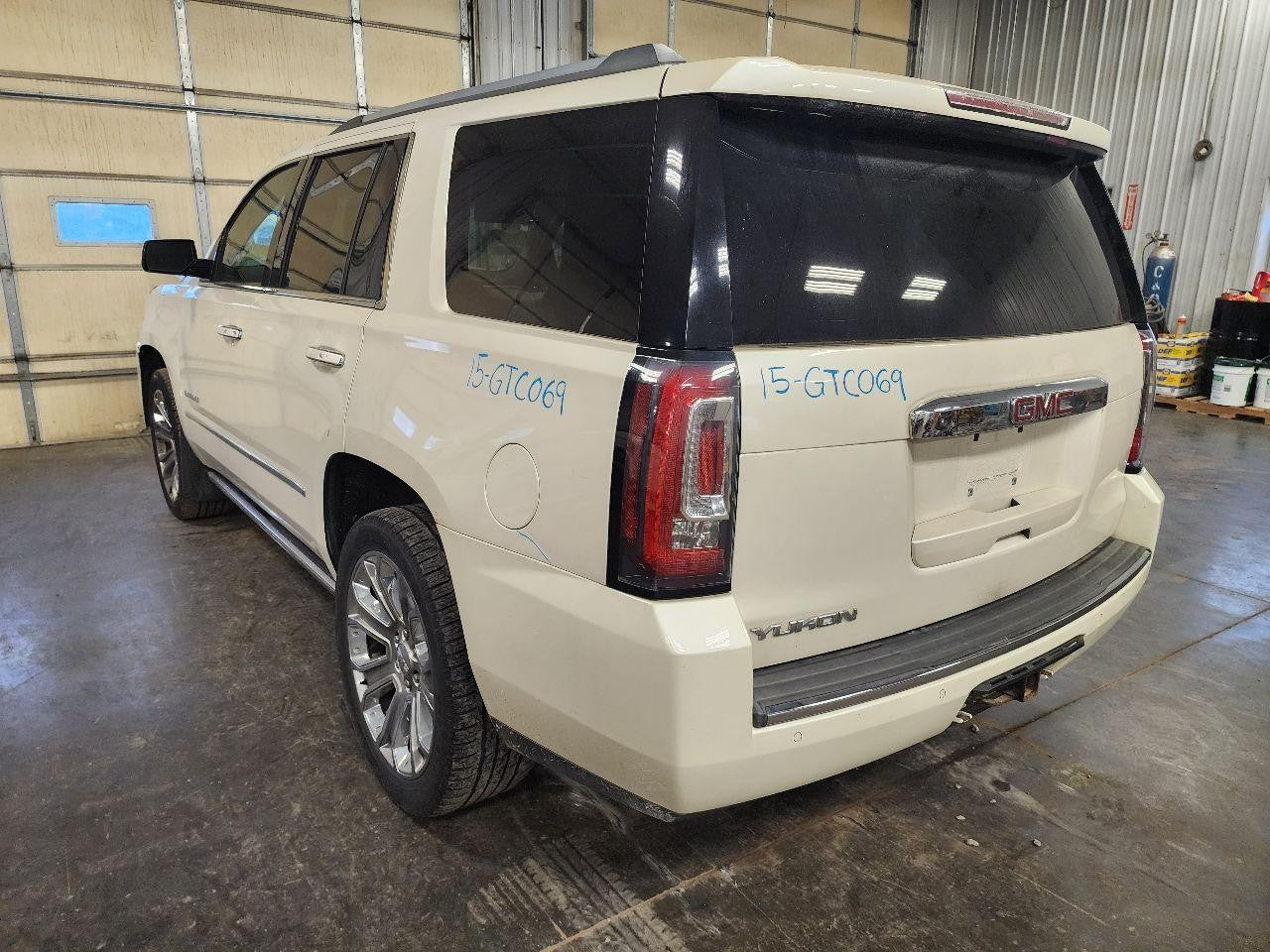 Used Front Right Seat Front fits: 2015 Gmc Yukon bucket-bench seat opt AN3 leath
