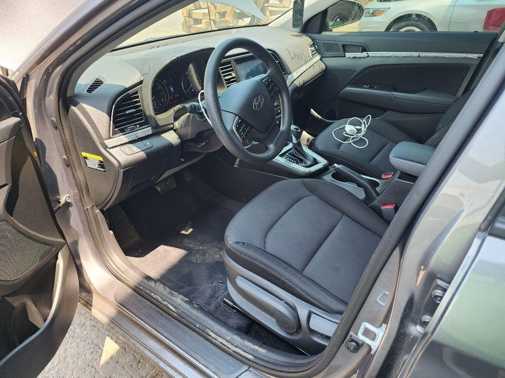 Used Right Door Mirror fits: 2018 Hyundai Elantra power Sedan w/o memory w/blind